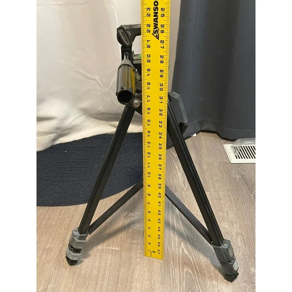 Slik Universal U-112 Tripod extends from 22